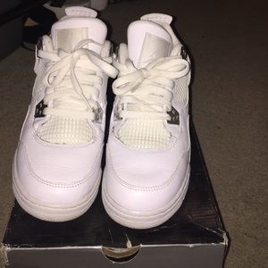 Jordan retro 4s