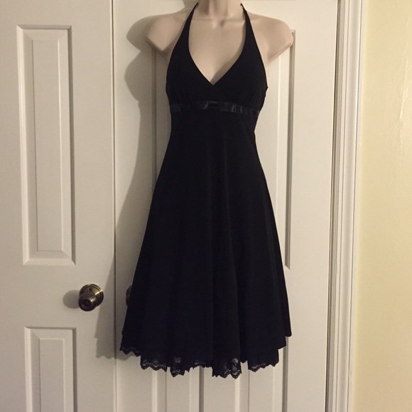 Dresses & Skirts - Black dress!