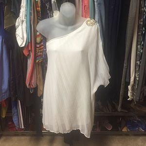 White One-shoulder goddess dress