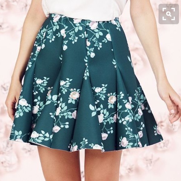 LC Lauren Conrad Dresses & Skirts - 🆕Jade floral skirt🆕