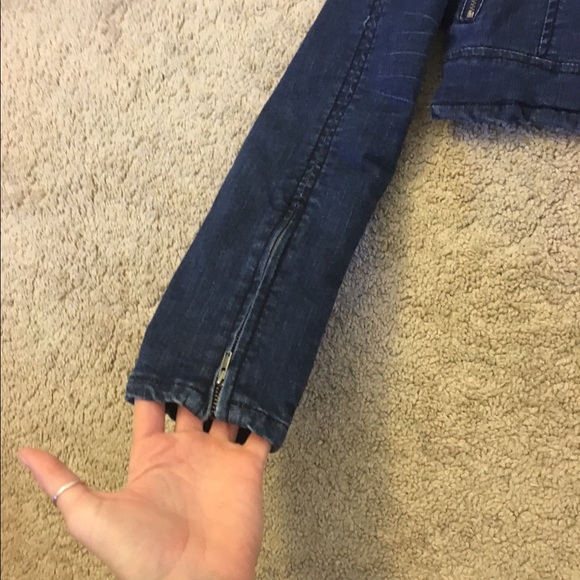 Jean jacket - Picture 2 of 3