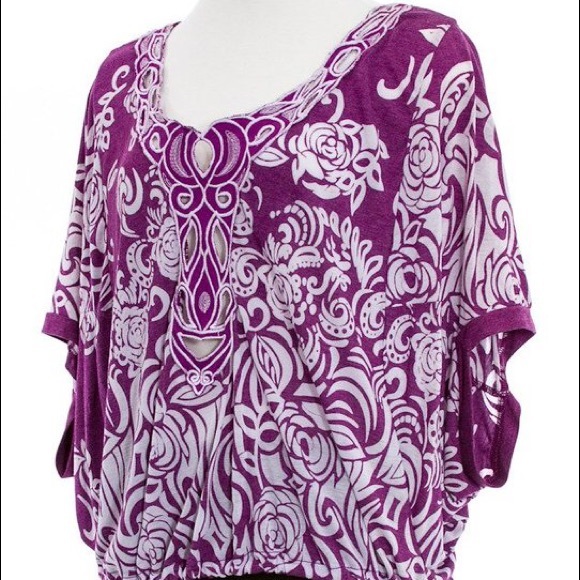 Testament Women's Tribal Print Blouse Top in Berry - Picture 2 of 4
