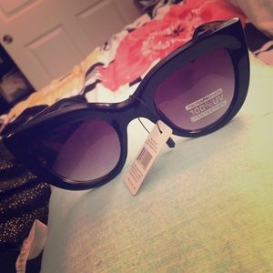 Cat eye glasses! 😎🕶