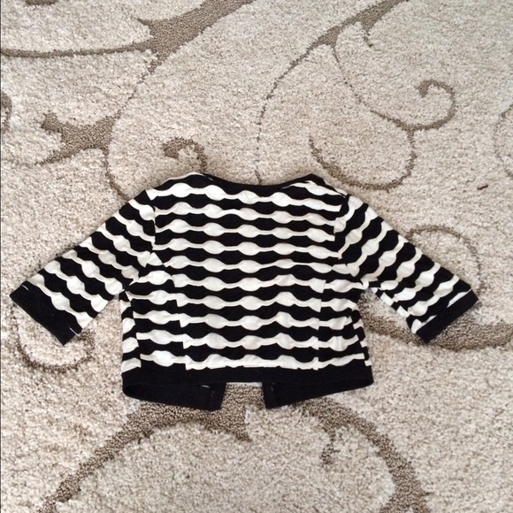 Patterned Cropped Cardigan - Picture 3 of 3