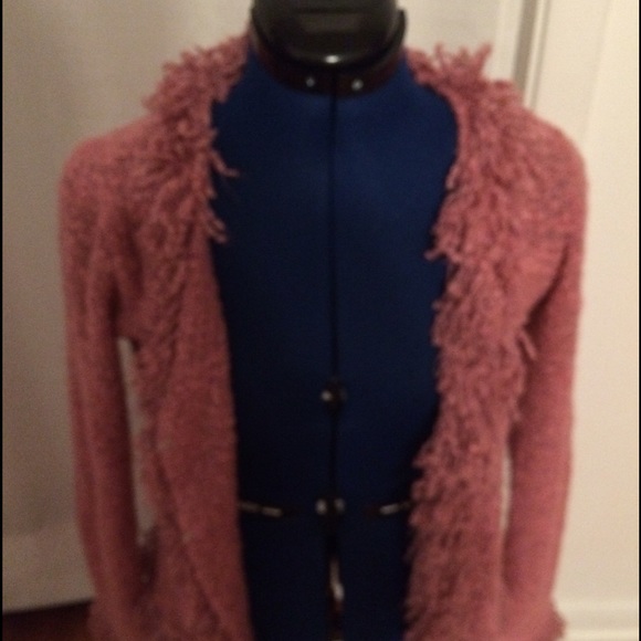 Gorgeous fuzzy sleeve and collared sweater. - Picture 3 of 4