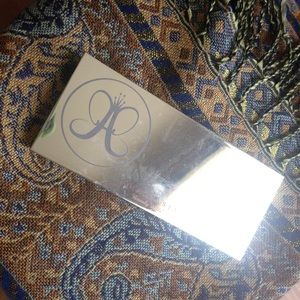 Anastasia illumin8 with youthful synergy complex