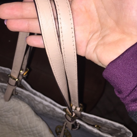 White Michael Kors MK laptop tote - Picture 3 of 4