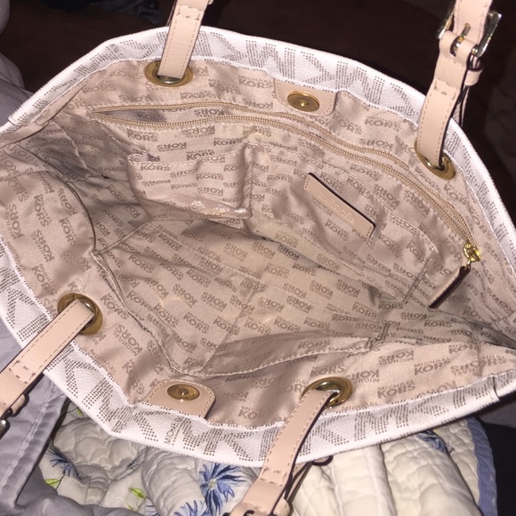 White Michael Kors MK laptop tote - Picture 4 of 4