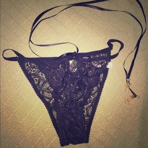 Lacy string bikini panty