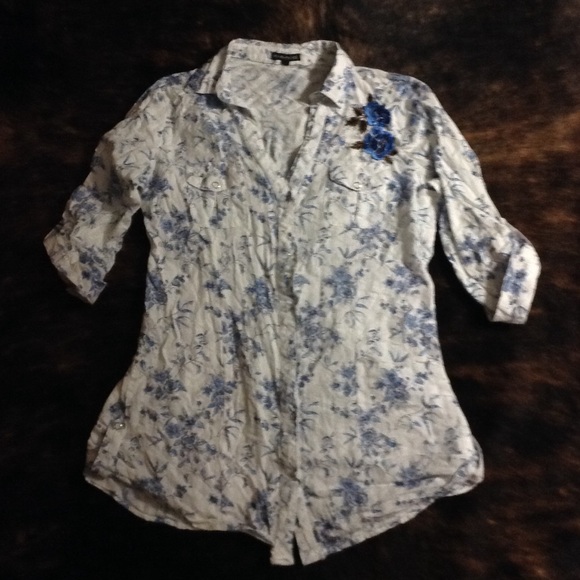 Blue flower button up