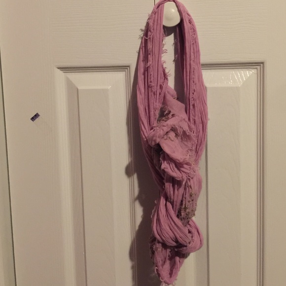 Scarf. - Picture 1 of 4