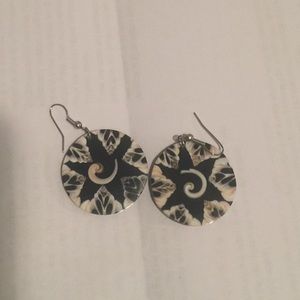 Earring pair