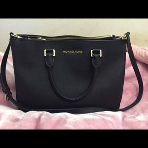 Large Michael Kors Sutton Saffiano Bag