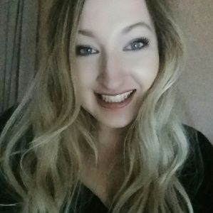 Meet your Posher, Angie