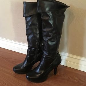Black boots- Excellent Condition!