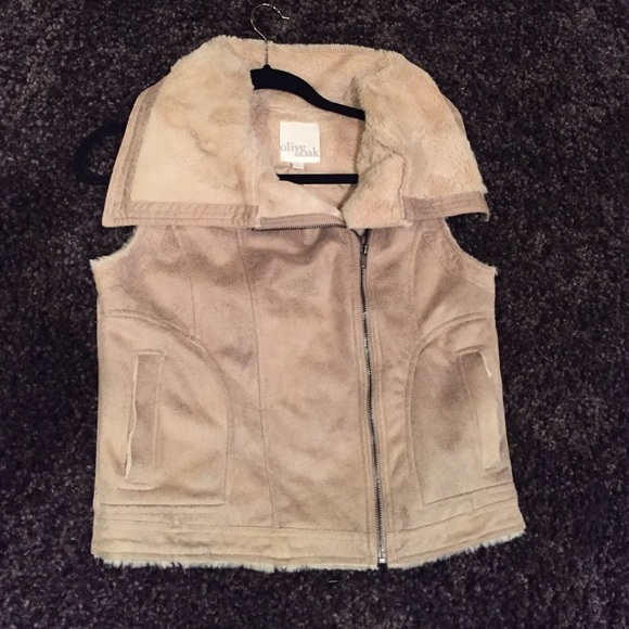 Beautiful and cozy Olive and Oak motovest. - Picture 4 of 4