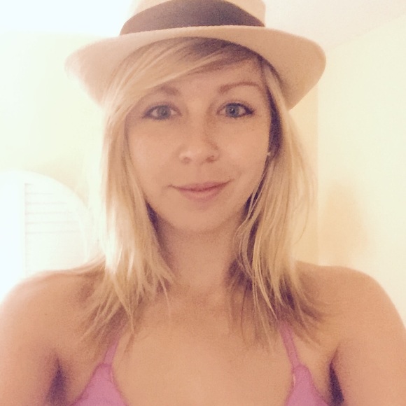 Meet your Posher, Brooke