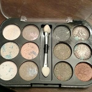 **sold***Earth toned eyeshadow