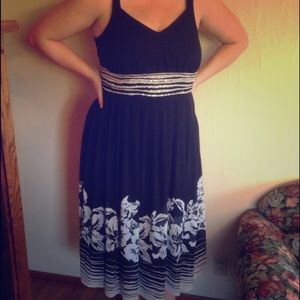 Black And White Sequences Accented Pleated Dress