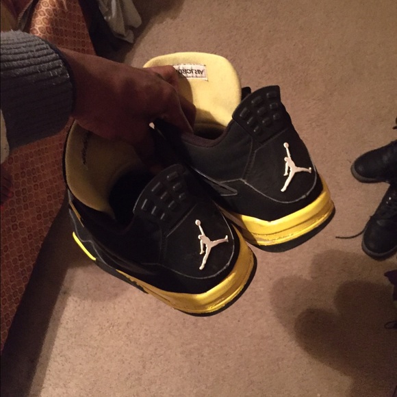 Thunder 4s - Picture 2 of 4