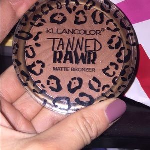 Kleancolor tanned rawr matte bronzer