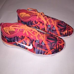 Nike free runs 5.0