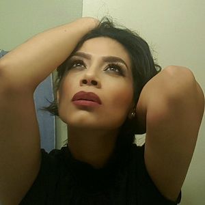 Meet your Posher, Yesica