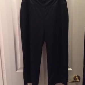 Chico's Cropped yoga type pant