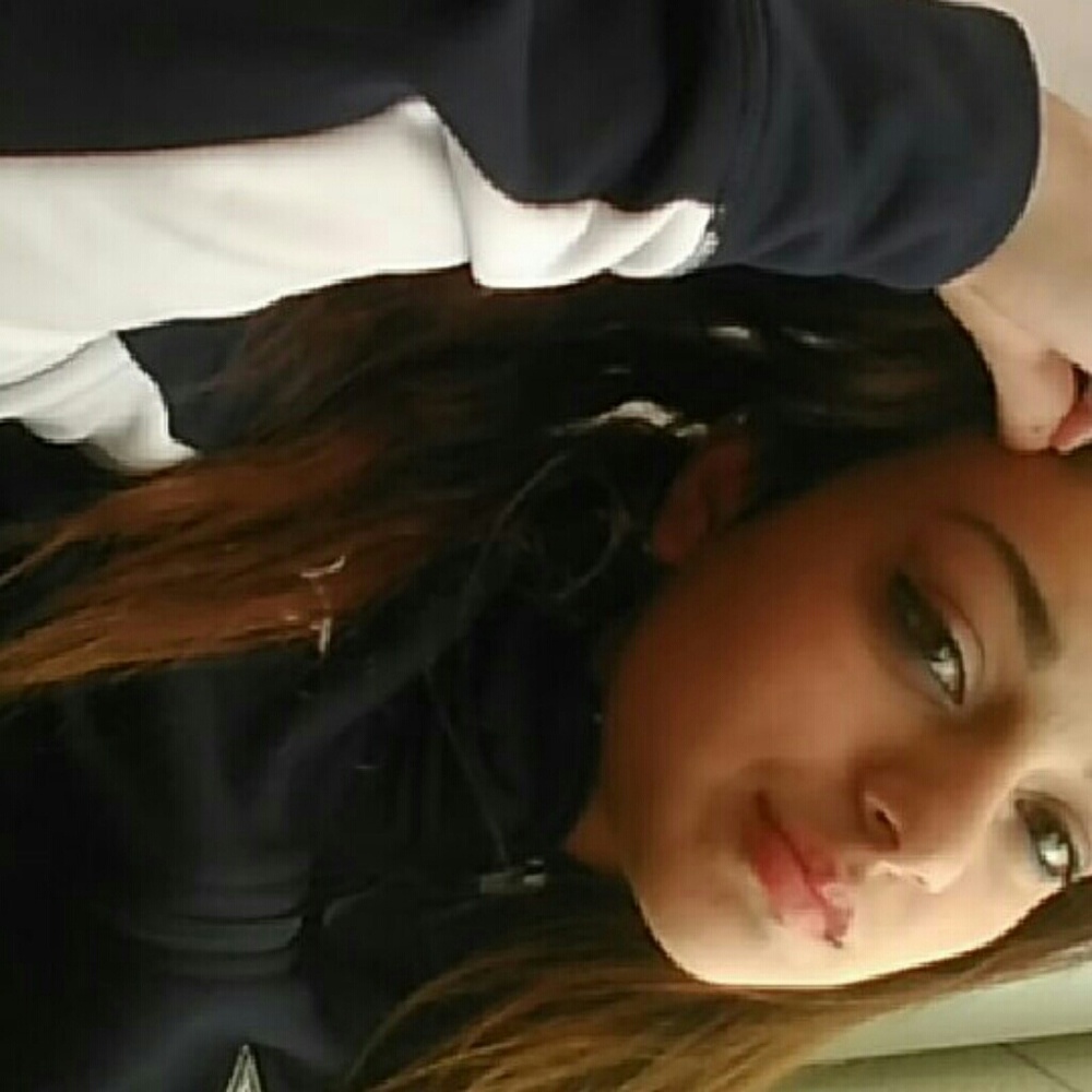 Meet your Posher, Elycia