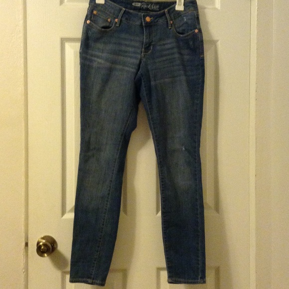 Old Navy Pants - Old Navy The RockStar Skinny Distressed jeans