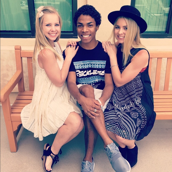 Meet your Posher, Dalaney - Picture 3 of 3