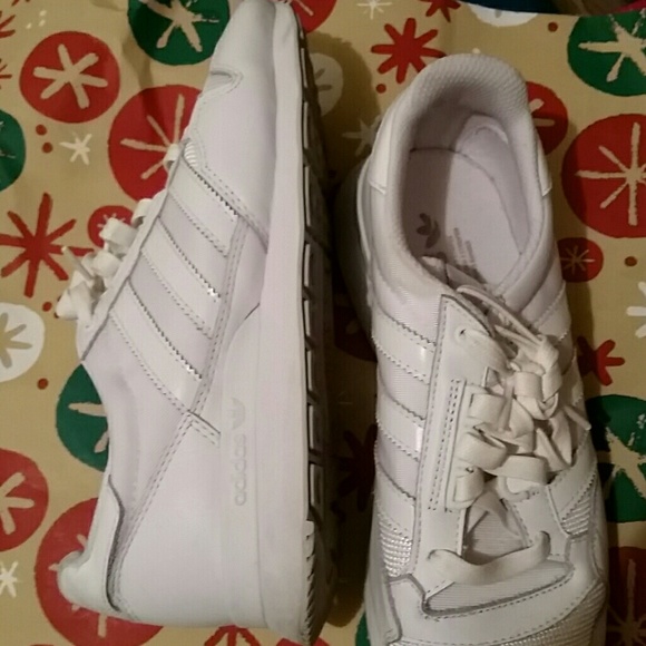 Sneakers, white - Picture 2 of 4