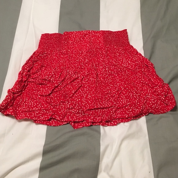 GAP Dresses & Skirts - ‼️$5 SALE‼️Gap Red Dot Mini Skirt Size Small