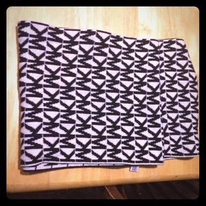 Michael Kors black & white scarf!