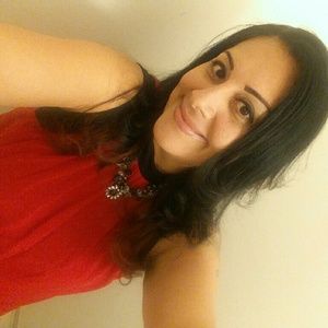 Meet your Posher, Esmeralda