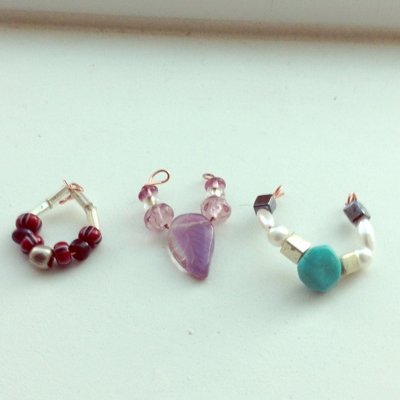 Littlest pet shop necklaces! (Cats not included) - Picture 1 of 3