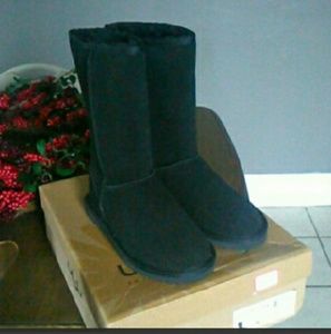 Black uggs size 5!!!