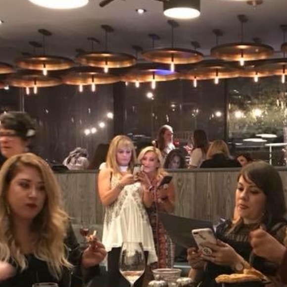 Meet your Posher, Christine - Picture 2 of 8