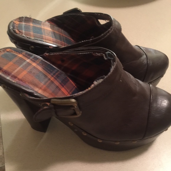 Clogs