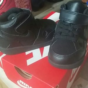 Baby boy nike airforce.