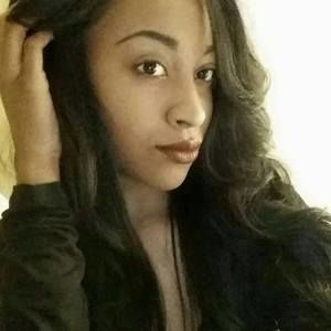 Meet your Posher, Corina