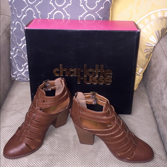 Brown Ankle Booties 👢