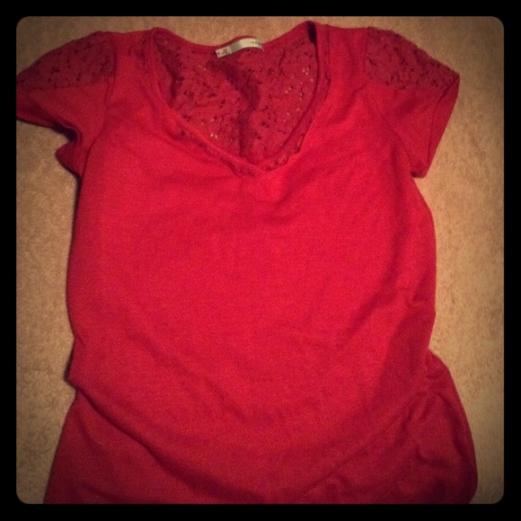 Red v t shirt
