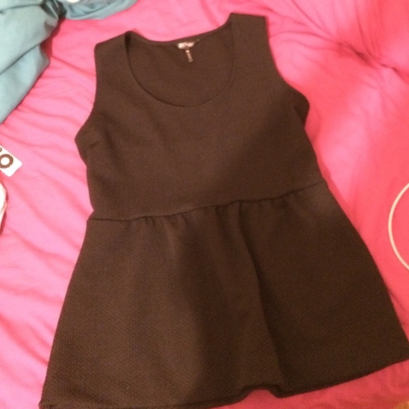 Petite Pelham top!