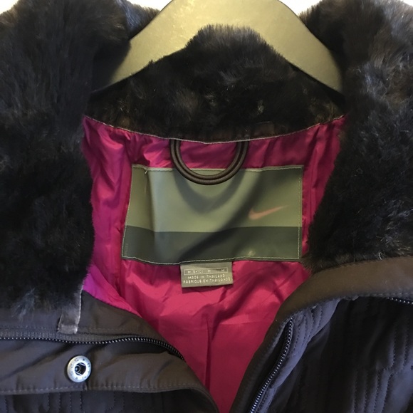 SOLD Nike winter Jacket size Medium - Picture 3 of 3