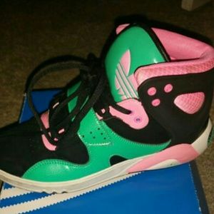 Roundhouse adidas