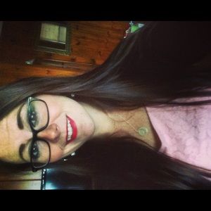 Meet your Posher, Courtney