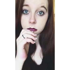 Meet your Posher, Caitlin