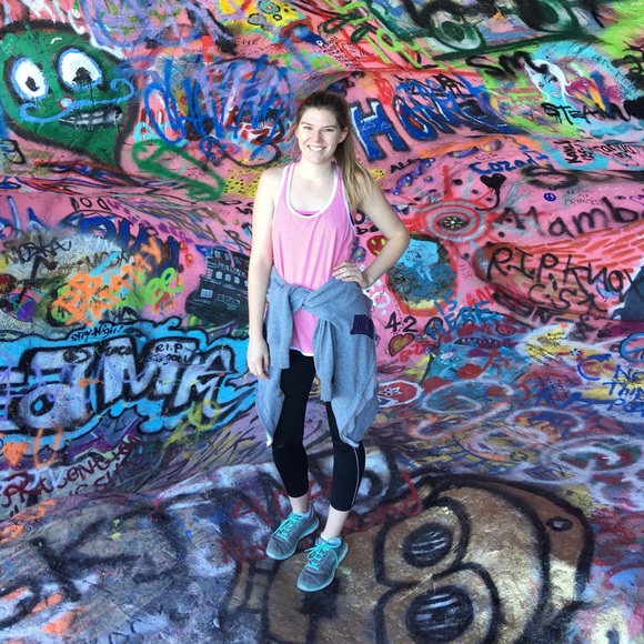 Meet your Posher, Tess - Picture 3 of 8