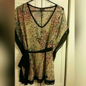 SOLD ON DIFFERENT SITE* Maternity blouse